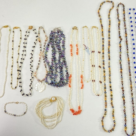 Grandma, s 14 Piece Lot of Assorted Genuine Pearl Seed Pearl Necklaces/Bracelets - Picture 1 of 17